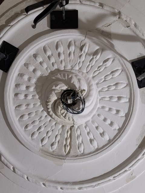 Restauratie lekkage stucwerk ornamenten verf verwijderen riet drager vertinnen raaplaag pleisteren lijsten trekken conservering Lodewijk XIV XVI